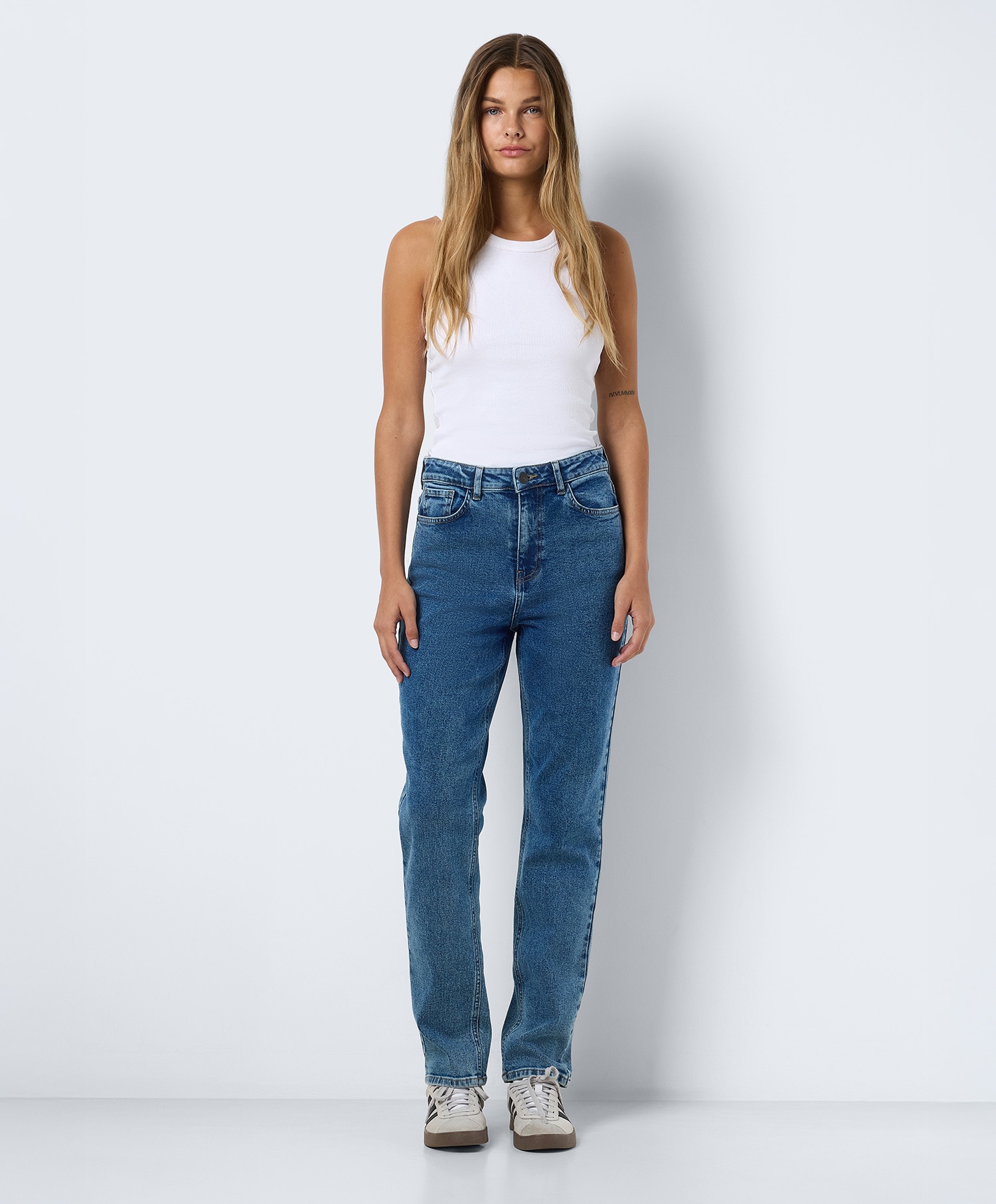 NM Daisy HW Mom Jeans