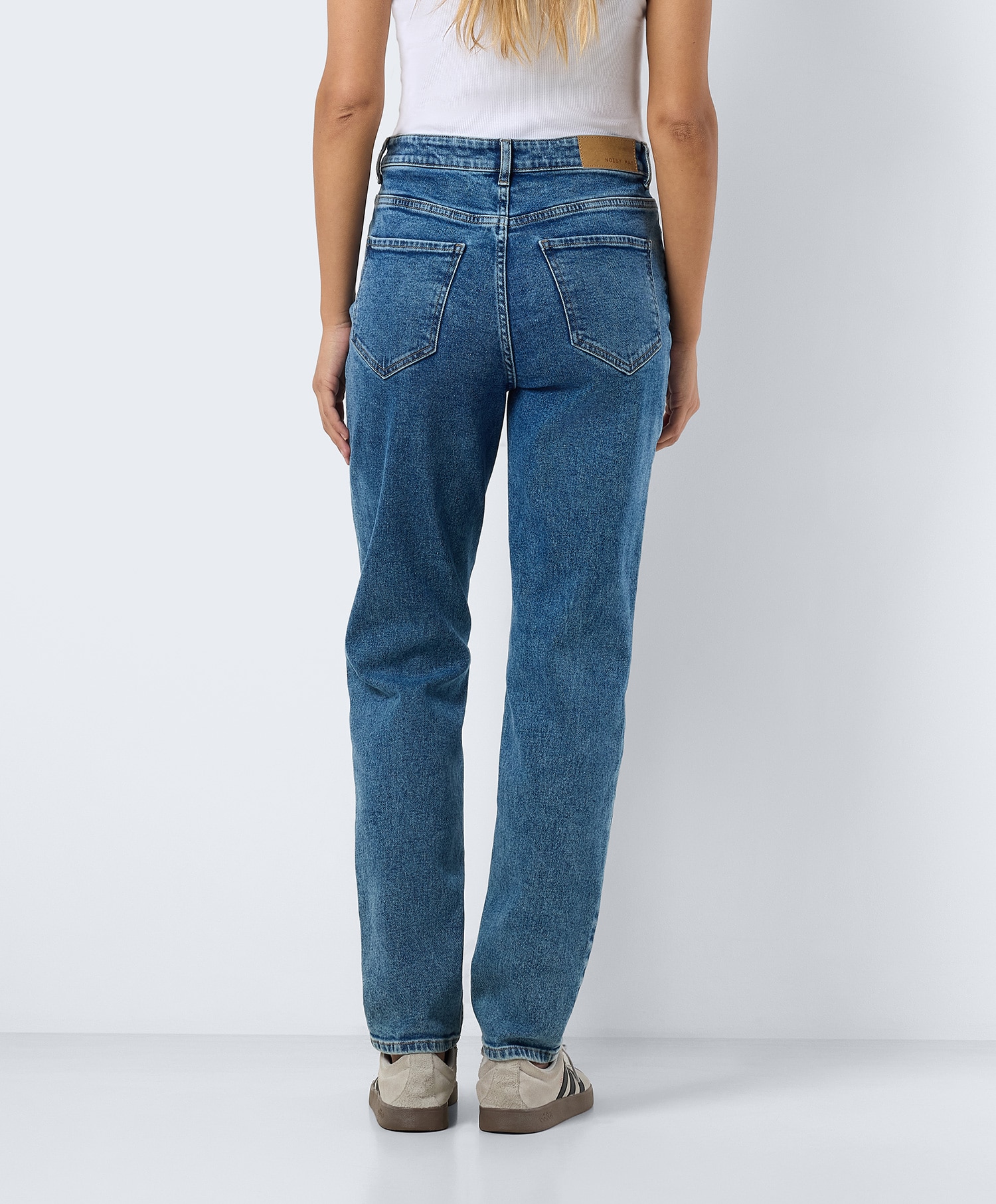 NM Daisy HW Mom Jeans